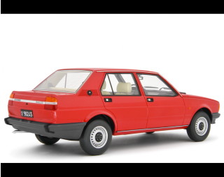 Alfa Romeo Giulietta 2.0 1980 Rosso Alfa Laudoracing 1:18 Resinemodell (Türen, Motorhaube... nicht zu öffnen!)